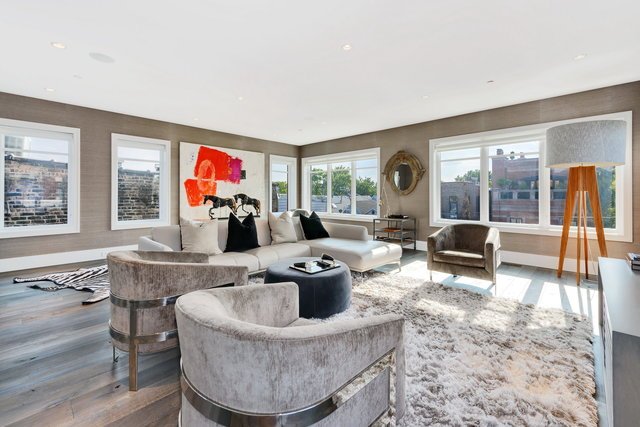 ESWChicago's tweet image. #houseoftheday is 1922 N Howe, w/6 bed 7.5 bath, wide lot, outdoor spaces galore, custom interior design, &amp;amp; 3car attached garage! #askemily