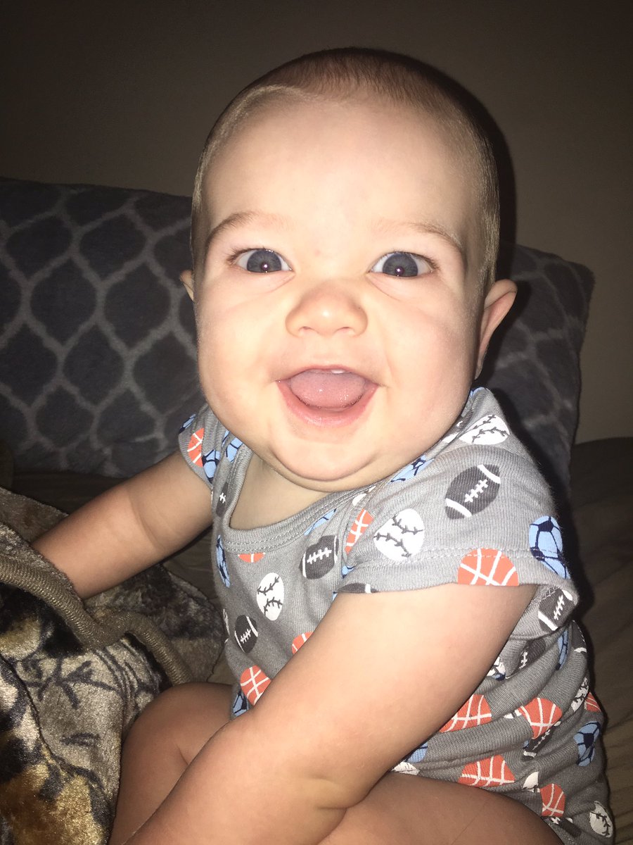 megancurboy's tweet photo. I've been on vacation for 12 days and my sister been sending me pics of my nephew and it melts my heart😭❤️ #2frontteeth https://t.co/xJjs4Xgd0M