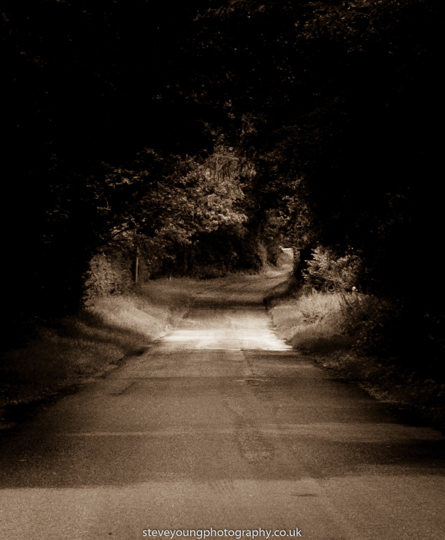 Country lane #henleyinarden #countrylane #englishcountryside #fujix100s