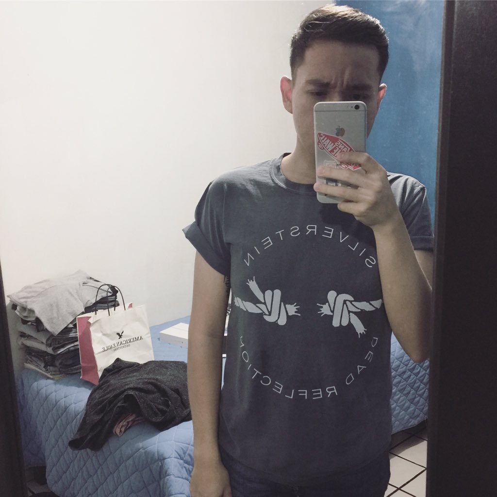 Giovasz's tweet photo. @silverstein The new merch ๐ https://t.co/e382Nzw96U