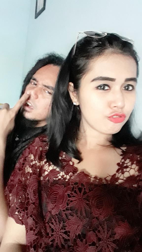 Chebong_ID's tweet photo. Papi Baru sehari di hotel lgsg pulang karna gk bisa jauh, padahal masih event di sana 3 hari, di bela2in plg pergi bekasi serang banten 😆😘 https://t.co/1jpabcELnA