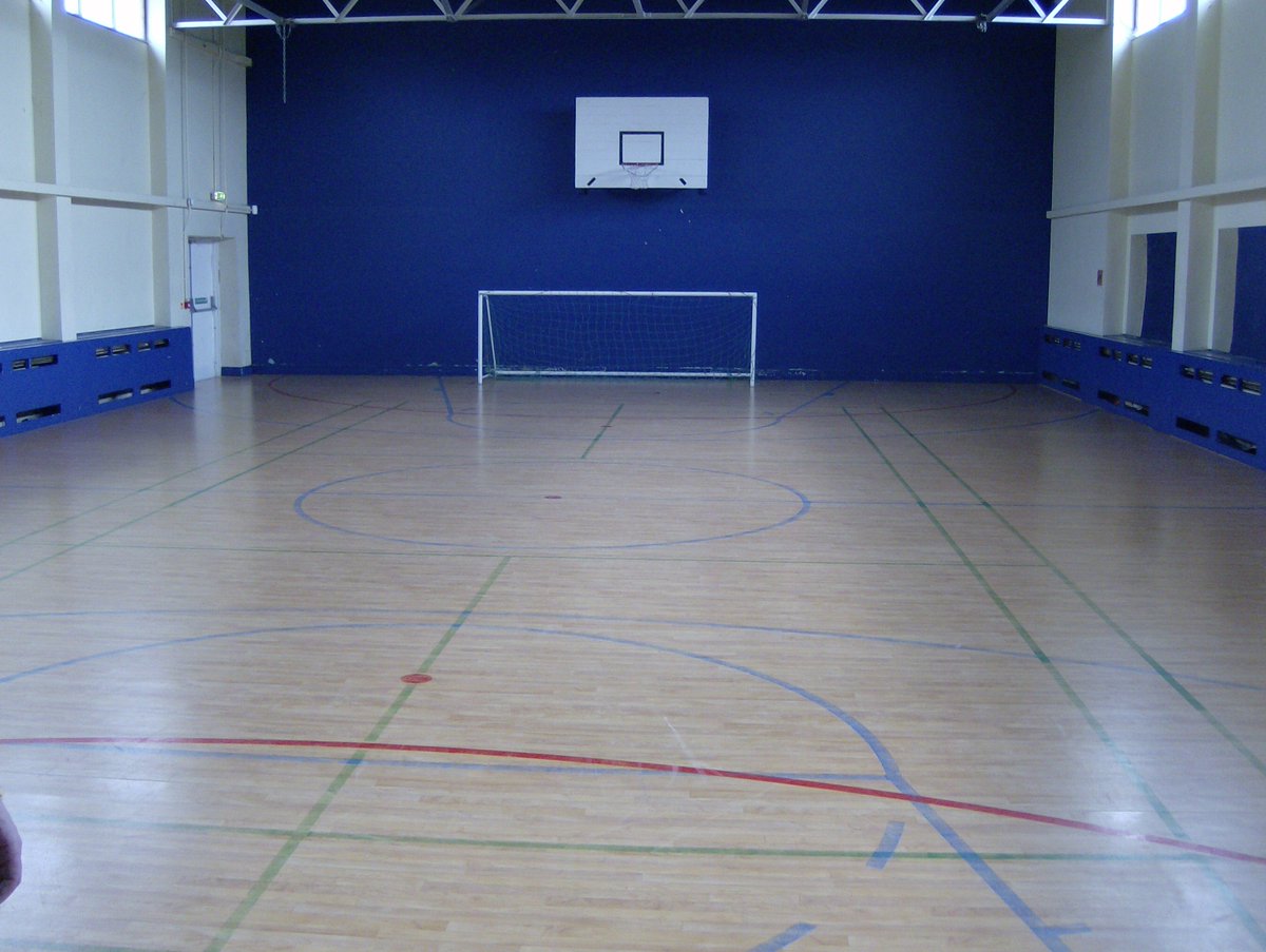 savegrassroots's tweet photo. £45 to hire a school sports hall for a hour for a u7's football teams training ? and we wonder why many teams are folding due to cost rt https://t.co/Gqq5hpKCXe