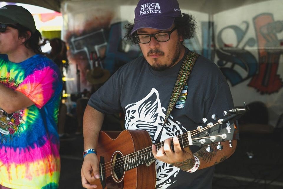 TrueColourstx's tweet photo. When u get to play an acoustic set at Warped Tour!

📸: @zachburnsphoto https://t.co/DJgG06pjqI
