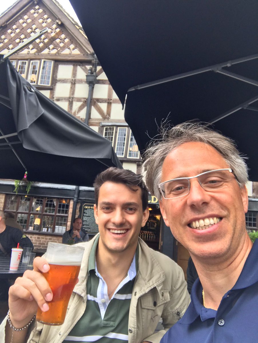EptaProjects's tweet photo. Just landend in England..!! #cheers 🍻
#EPTaTeam #UK #staytuned https://t.co/xjlkHLYEYg