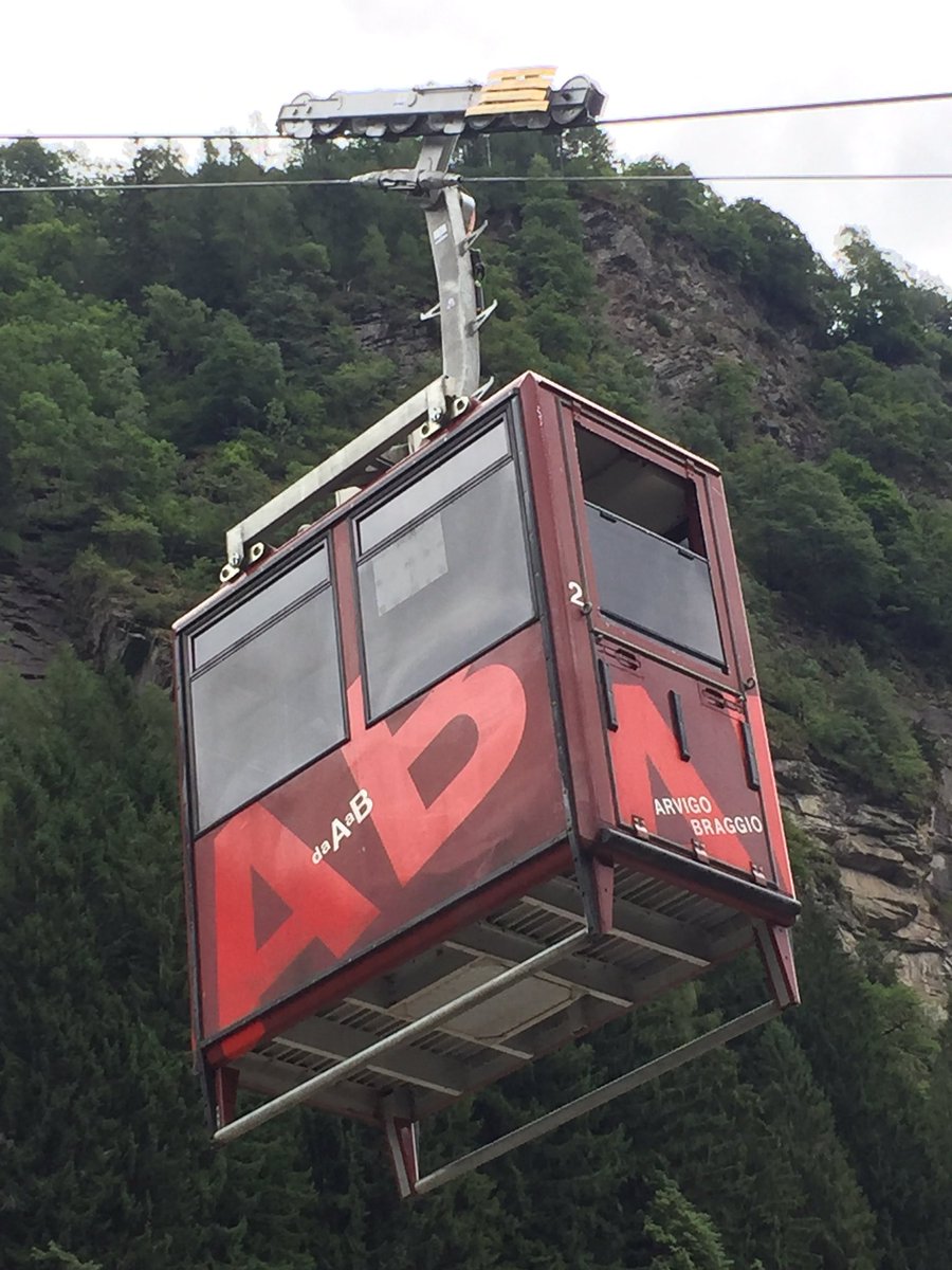 martin_candinas's tweet photo. #Autonomes #Fahren ist im #Val #Calanca mit der #Teleferica #Arvigo #Braggio längst Realität @info_mobilitaet @Graubunden @graubuendner https://t.co/UkspXTIsak