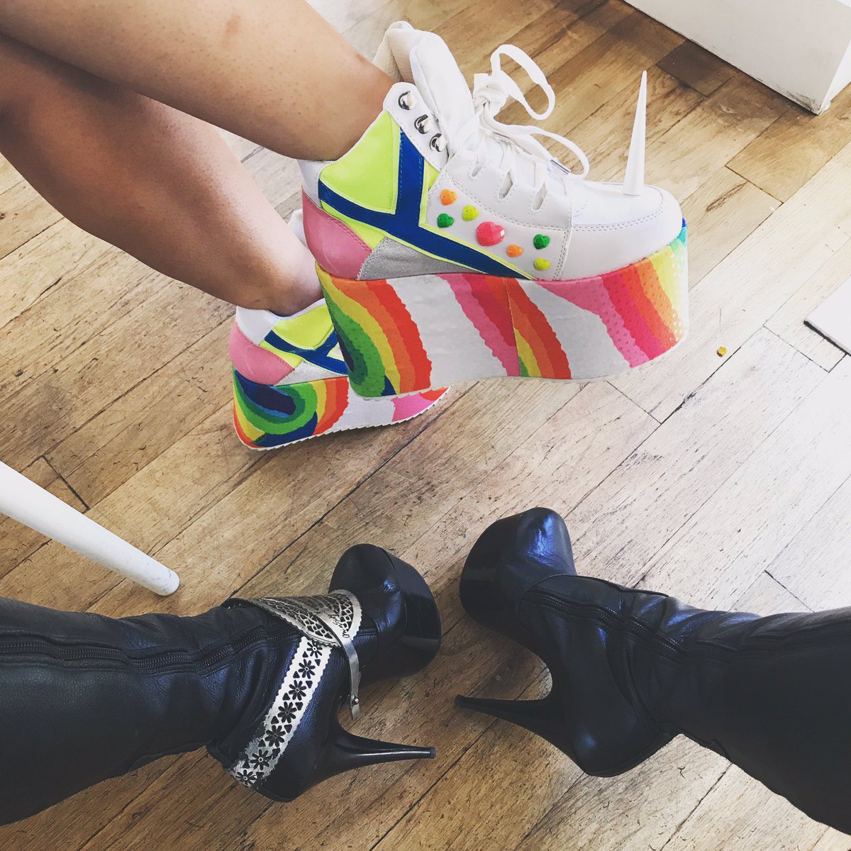 thekatvond's tweet image. Ready for a hike. 🌈🖤