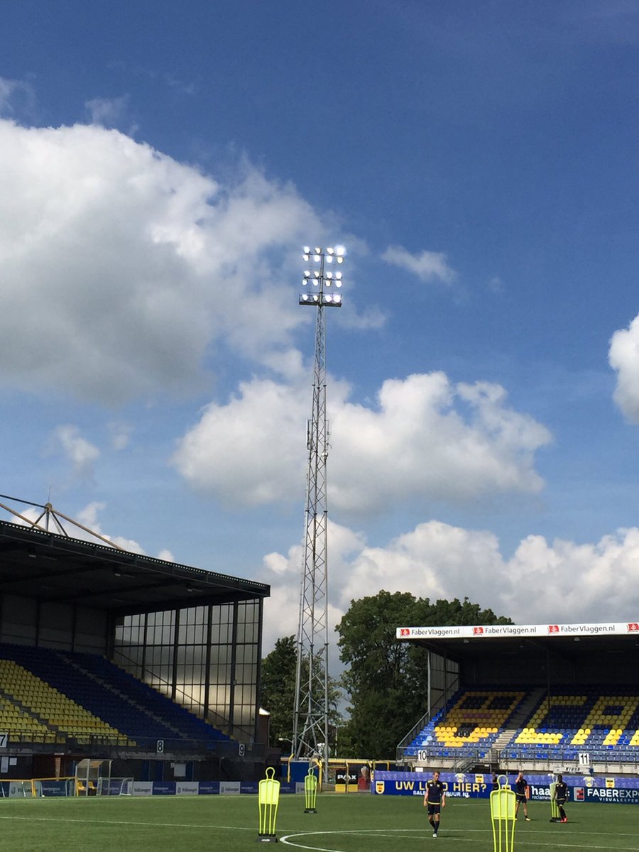 KuipersSolution's tweet photo. 1e werkdag na de vakantie in het teken van de start van het nieuwe voetbal seizoen van SC Cambuur Leeuwarden. #vastgoedbeheer https://t.co/tJRL6IuQ2C