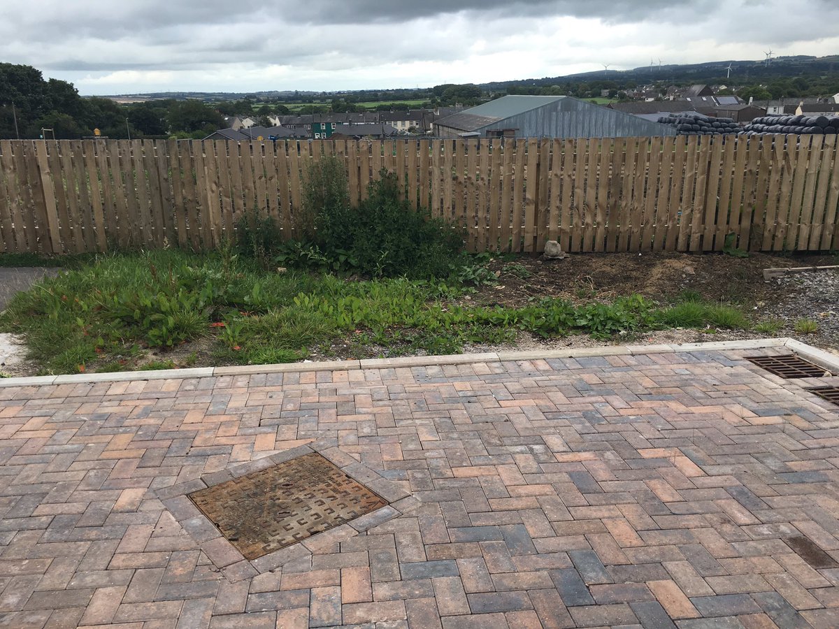 Katiewils86's tweet photo. 15 months since building completed. Unfinished footpath..despite numerous phone calls to customer services!!! #fedup #stmungo #storyhomes https://t.co/AXc5lqBEqB
