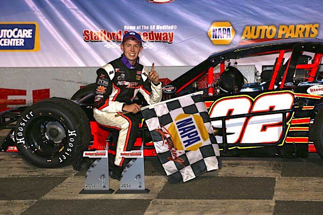 Congratulations on your #SKLights Feature win, <a href="/DanWesson357/">Dan Wesson</a>! Read more --> goo.gl/vzaFFG