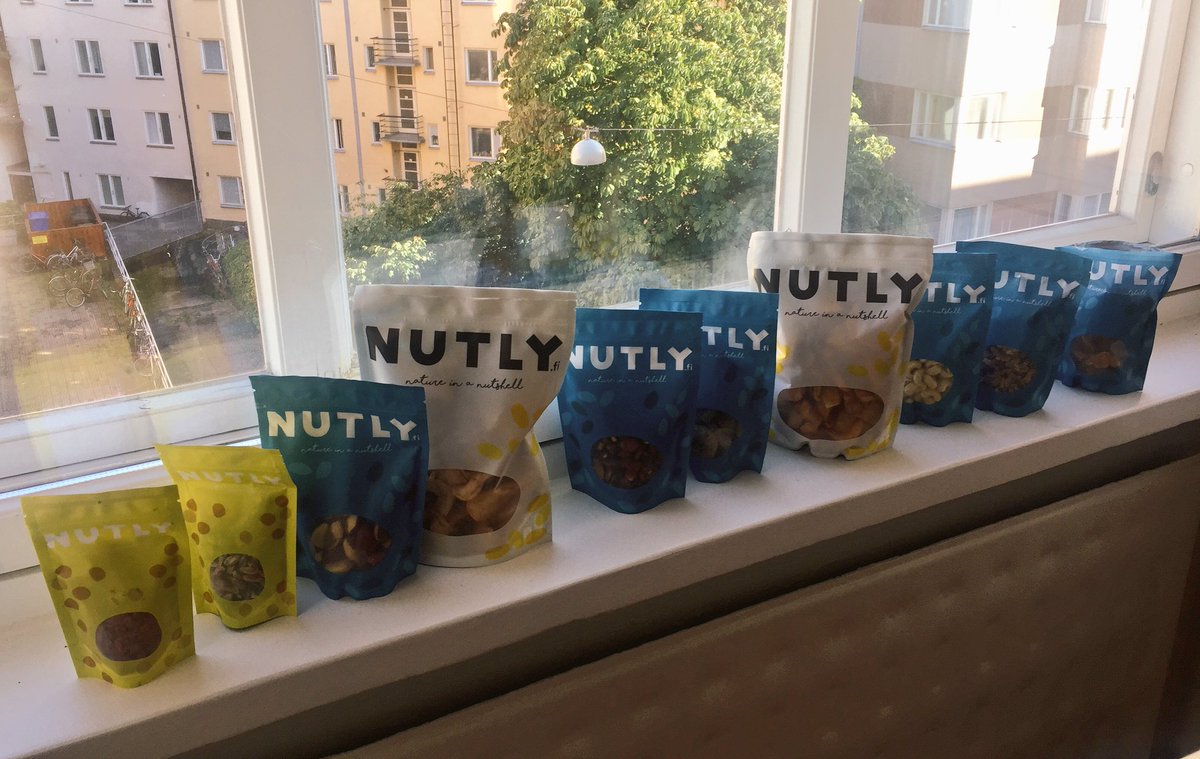 outimakinen's tweet photo. Liikaa vai just sopivasti? 😅🙌😍 - aivan täydellisiä eväitä! #nam #nuts #herkkuja @NutlyFi https://t.co/rBnONgoDT3