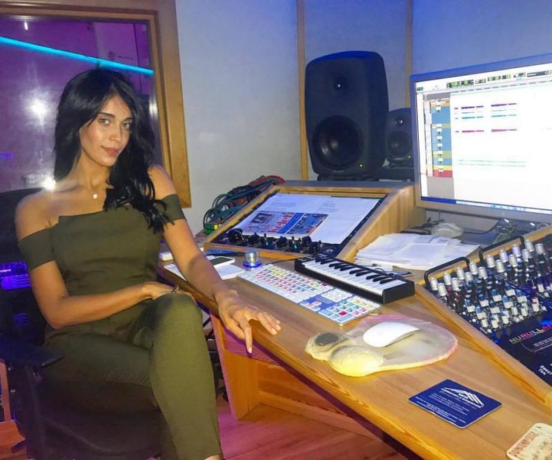 sayidatystars's tweet photo. #كريمة_غيث تستعد لإطلاق أغنية بالمغربية والتركية
https://t.co/wN5s7G0T90 https://t.co/4LkS5xyyIS
