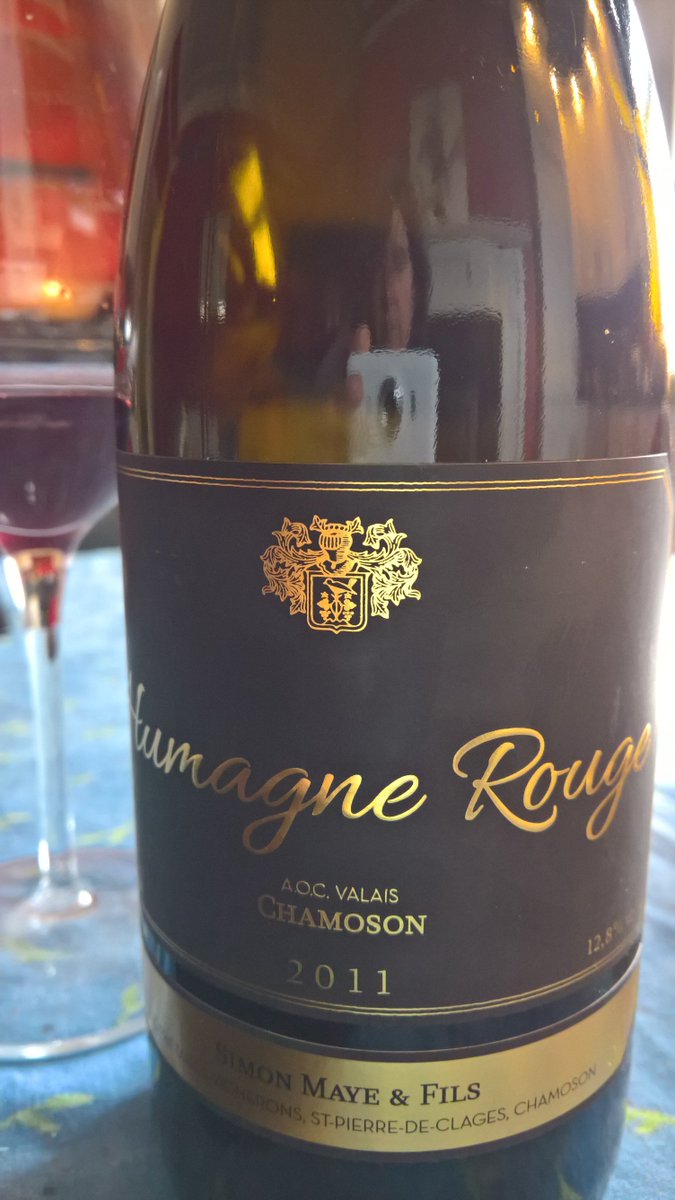 alpinewines's tweet photo. Sometimes a glass of wine can make your day. If it's the right kind of wine, the magic kind. #swisswine #humagne is for humans https://t.co/Mo38h82X3K