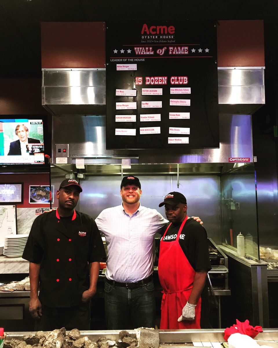Billy_Hargrove's tweet photo. Proud to announce that I have eaten 15 dozen raw oysters in 15 minutes, and will now be on ACME's wall for eternity. @AcmeOyster @AcmeBR https://t.co/22GhA8TgLD
