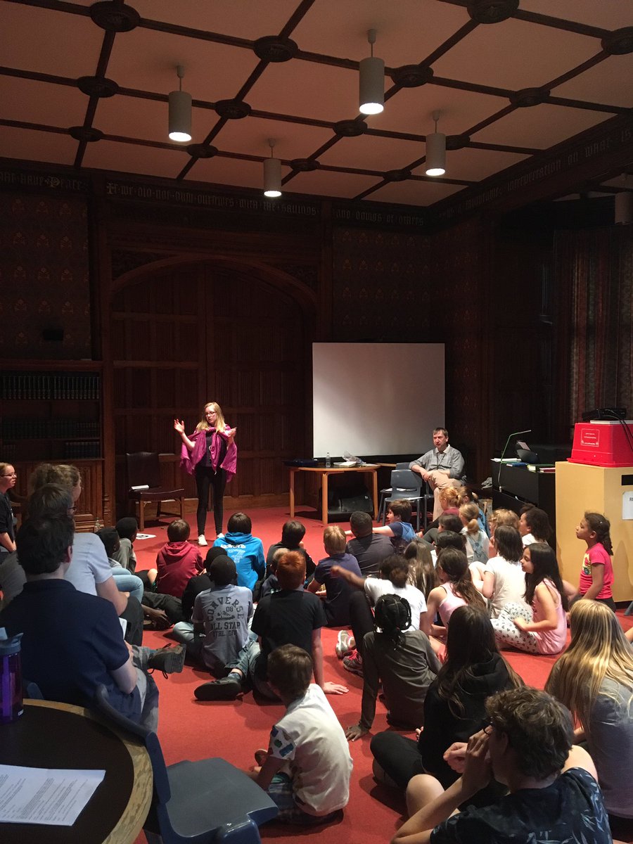 SUSpotTheDiff's tweet image. and now here&apos;s Memory Girl, to help us with our daily memory verse #spotthediff #makethediff