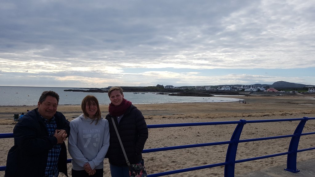 catrinenid's tweet photo. #yagym Perfformiad gan @SpectacleTheat1 bore fory am 11 yn y cwt ddrama! Dewch draw i weld y ddrama arbennig hyn #sbesial https://t.co/AN0vxy5YVc