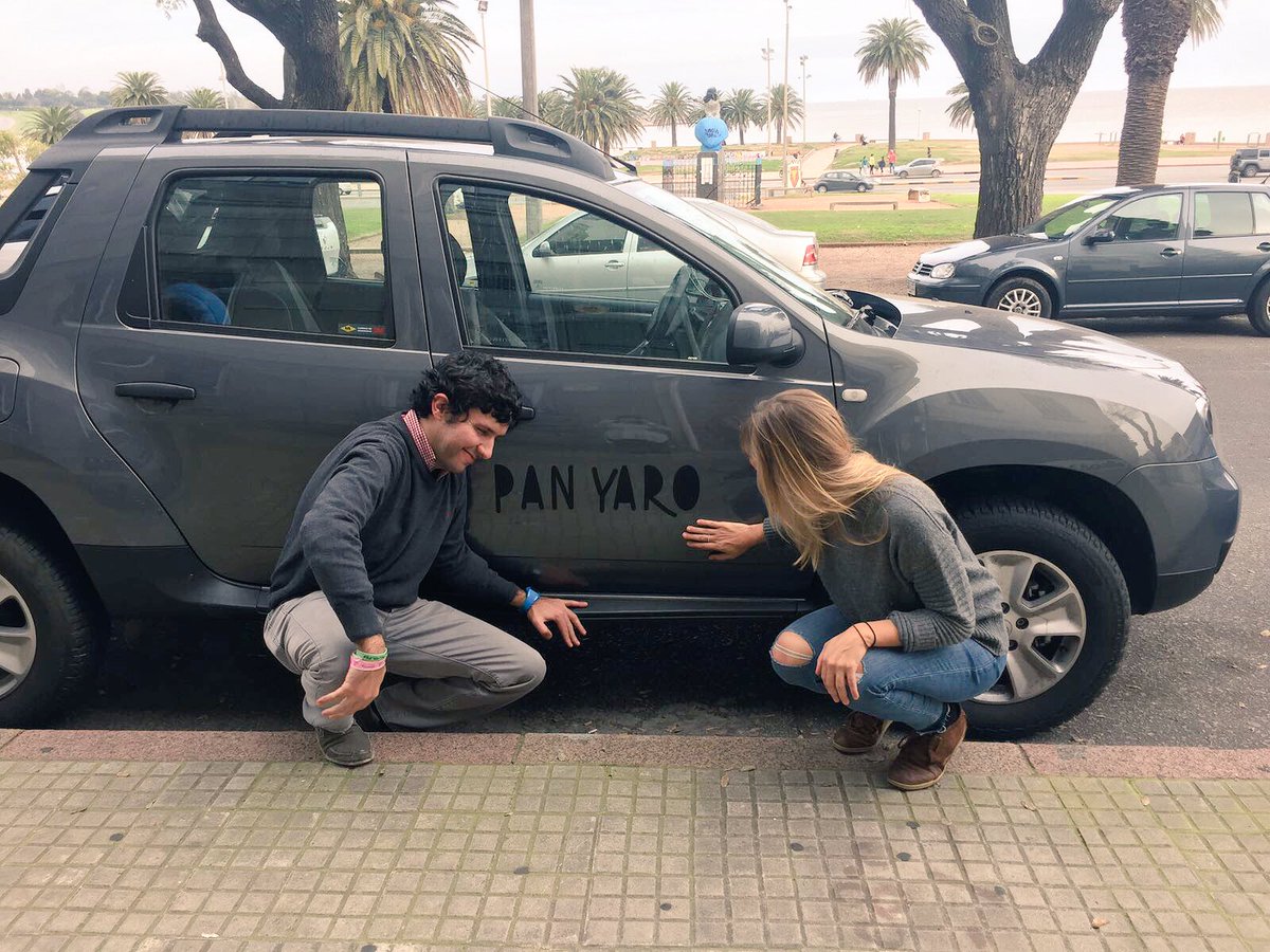 manudasil's tweet photo. Gracias @Vinilodesign por enchular la nave de mi hermano con @Panyarouy y felicitaciones por las cosas divinas que tienen 😍 https://t.co/VX3WxdzbNW