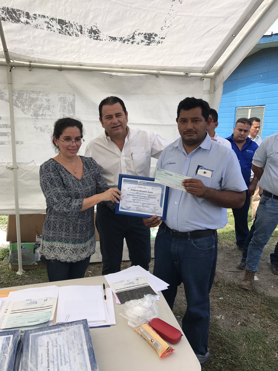 HawitRomel's tweet photo. Premiando en Tranycop a nuestros mejores empleados!! https://t.co/1mOilAPbiL