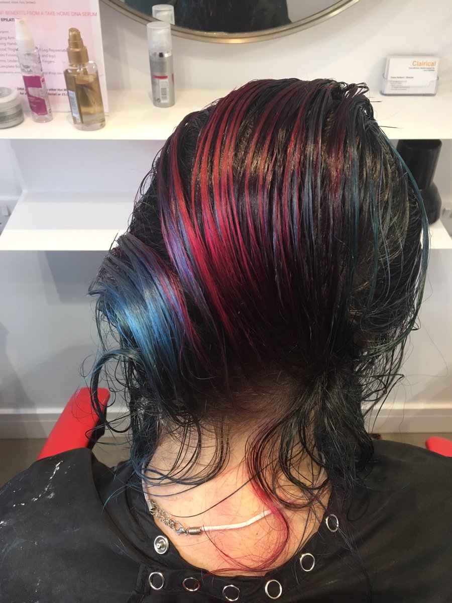 book_curlup's tweet photo. Great fun crating this Jewell coloured treasure #directionshair https://t.co/uxmvlizUus