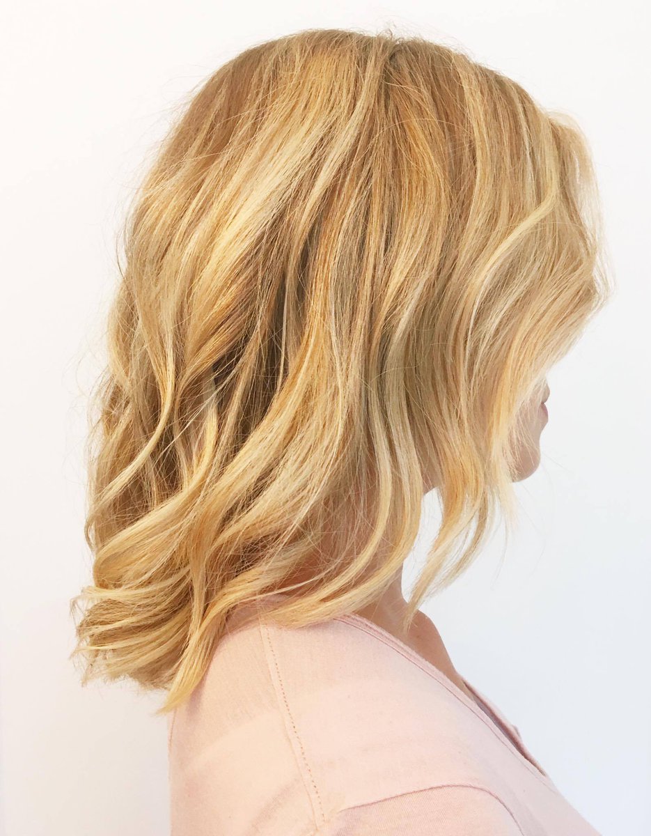 Ouu la la <3
Beautiful depth created by different colour tones blending so well together!  🌞
#haironpoint #burlon #salonwisp