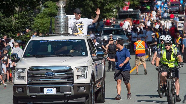 Fans sing \Happy Birthday\ to Sidney Crosby as he bring the cup home to Halifax  