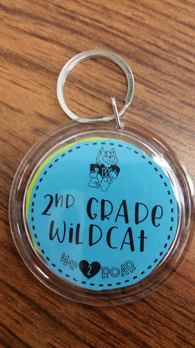 missduhamel's tweet photo. Key chains for student backpacks! Building community right away! https://t.co/DHeyh9x543