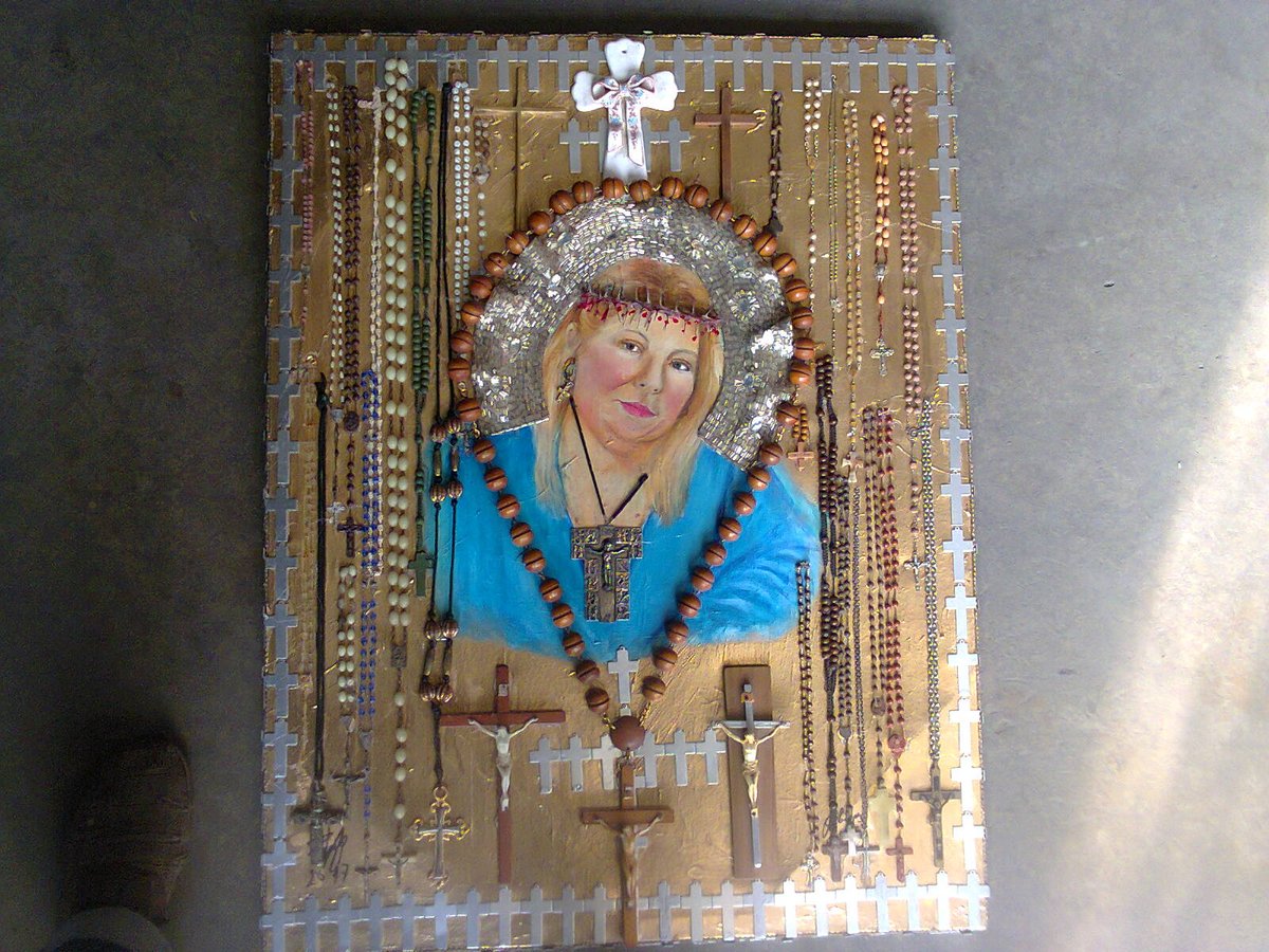 TONYVALIENTE2's tweet photo. @elisacarrio @SusanaGimenez @mariuvidal @gracielaocana ""LA LILI SANT"" https://t.co/k90Emz1uWd