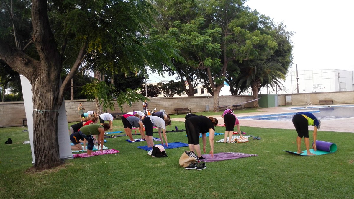 mccmont's tweet photo. #SetmanaDeL'Esport. Hui pilates en la piscina. Demà Karate i gimnàstica de manteniment
#FoiosEsMou @AFoios https://t.co/dv06oHJh49