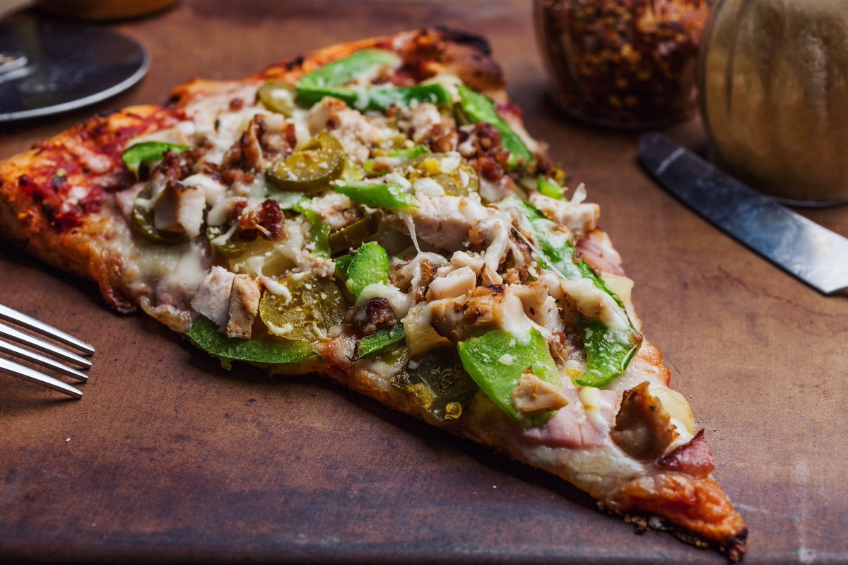 The Flying Hawaiian. #pizza #pizzatime #pizzanight  #pizzagram #pizzaislife #pizzapics #pizzalove #showmeyournola #nola #slice