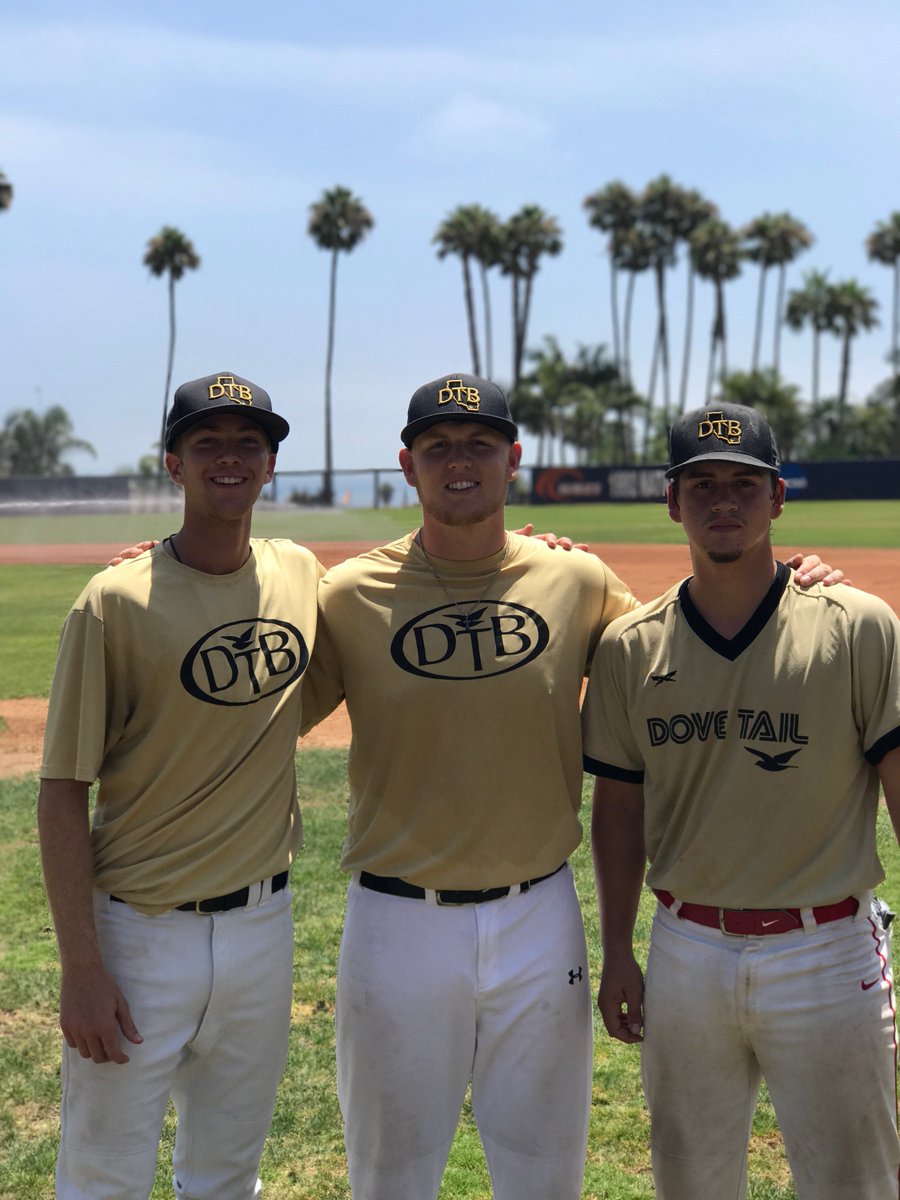 FiveTool's tweet photo. @VToolWest F: Dove Tail Bats 2018 6, Trombly CA 1
PoG: Noah Nadeau 6IP 6K H R
Hitter: @garret_nielsen 3-3 2B SB
Notable: Andrew Montijo 3-3 https://t.co/VGU6KYBllp