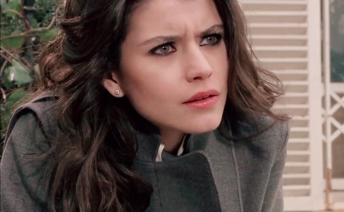 MeriemSaat's tweet photo. @geccecom The queen of Turkish drama 😎😍 @berensaat #berensaat https://t.co/uAoeQjQJkL