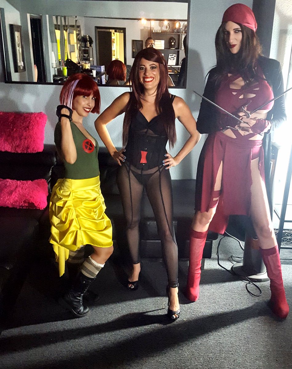 SexiRavenRae's tweet photo. @MsAngelinaAdams @SexiRavenRae
@GoddessFae
#superbitches
#girlpower
#marvel
#Rouge
#Blackwidow
#electra
#badass
#sisterhood https://t.co/9A2oNuagOG
