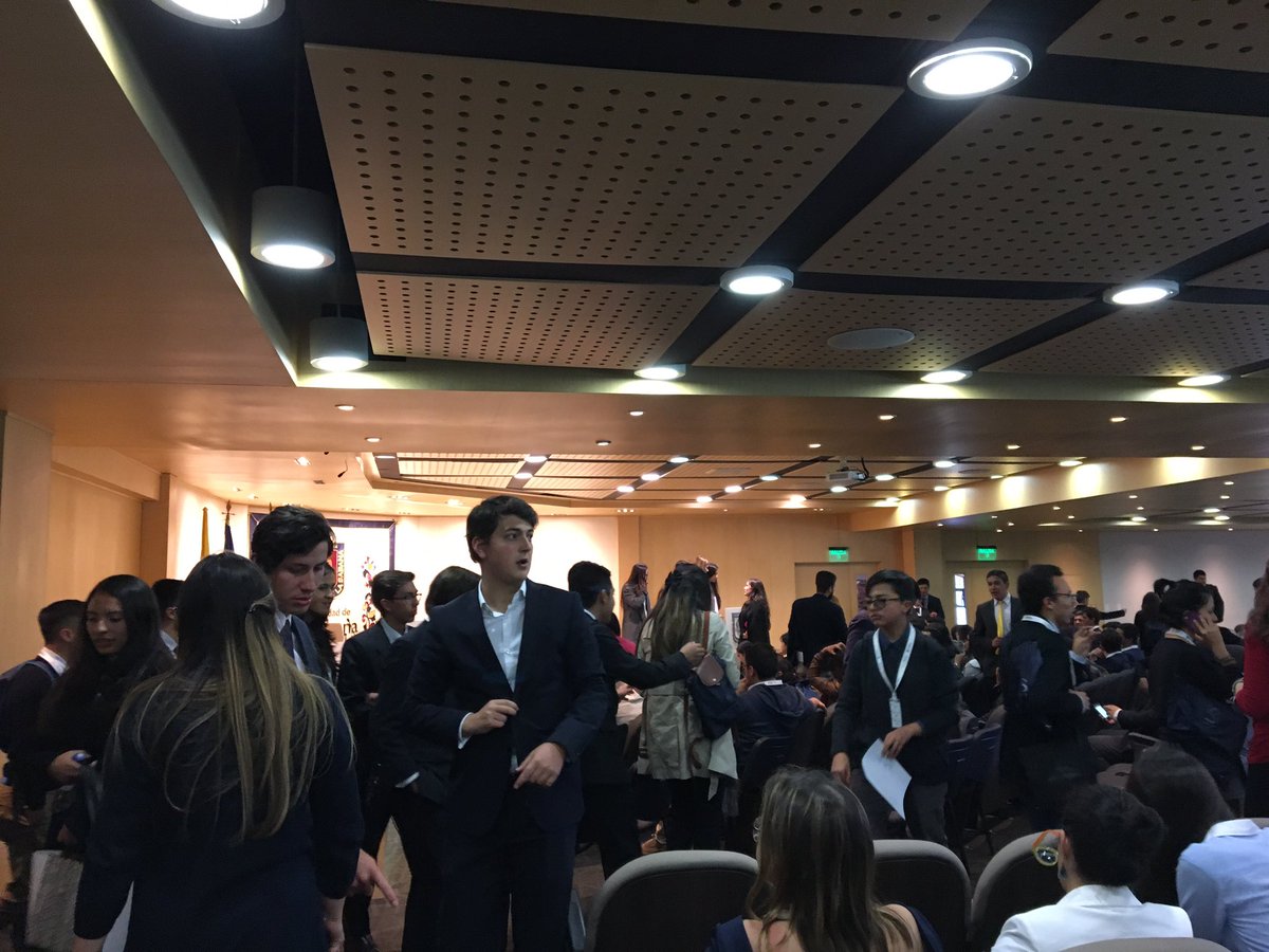 MUNEWS17's tweet photo. Clausura 🥂🍾 https://t.co/d91Qag3GRi