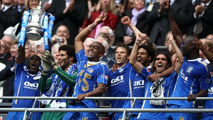PompeyFCUpdates's tweet photo. ๐ธ Last time #Pompey faced tomorrow's @Carabao_Cup 1st round opponents Cardiff in cup competition, well.. you know the rest ๐ #WhenSolWentUp https://t.co/iEKbHNWAbu