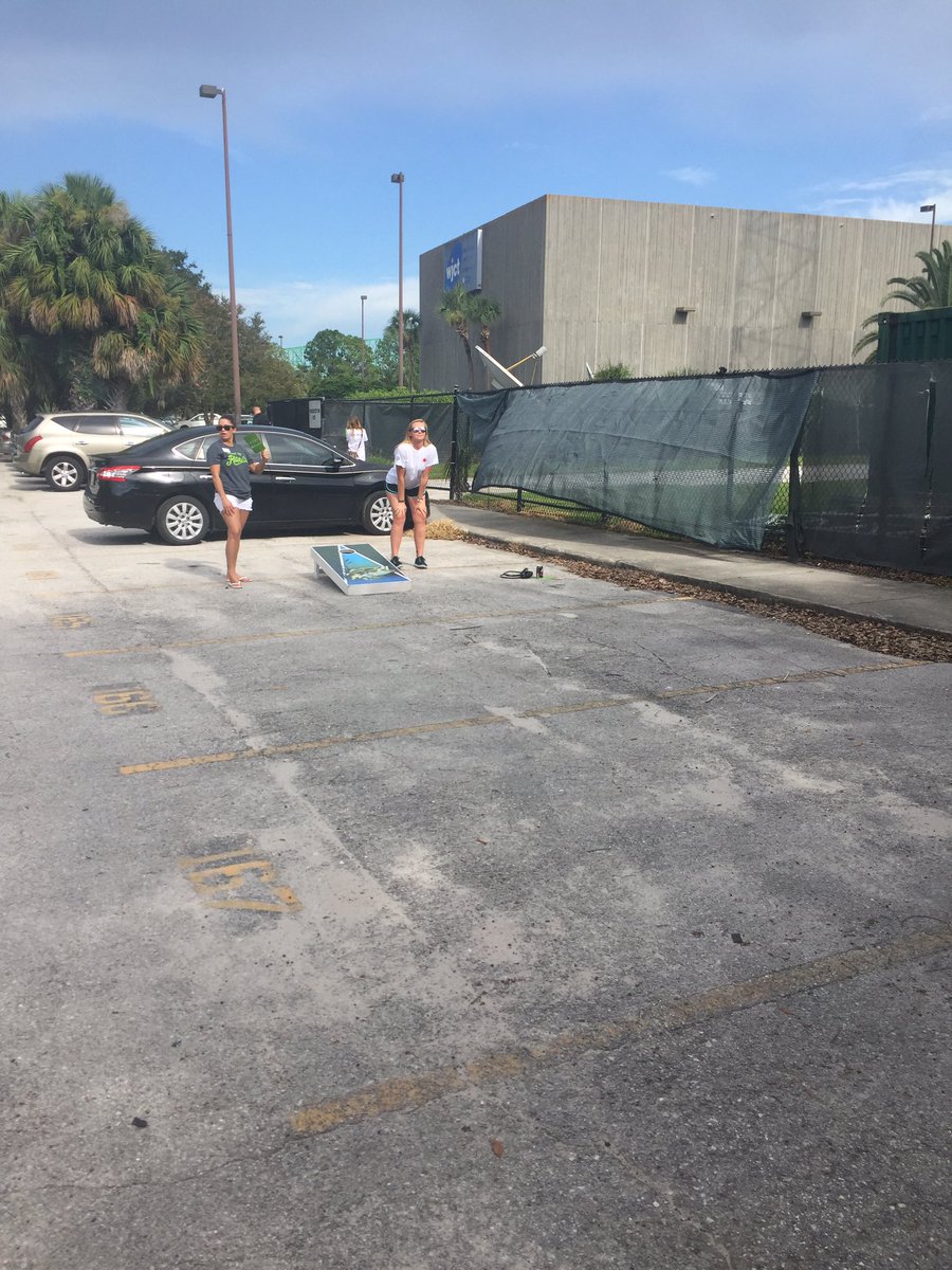 danfoleyJAX's tweet photo. Welcoming the @CityYearJAX corps with a tailgate thanks to @askRegions #askregions https://t.co/XozjmMNkcW