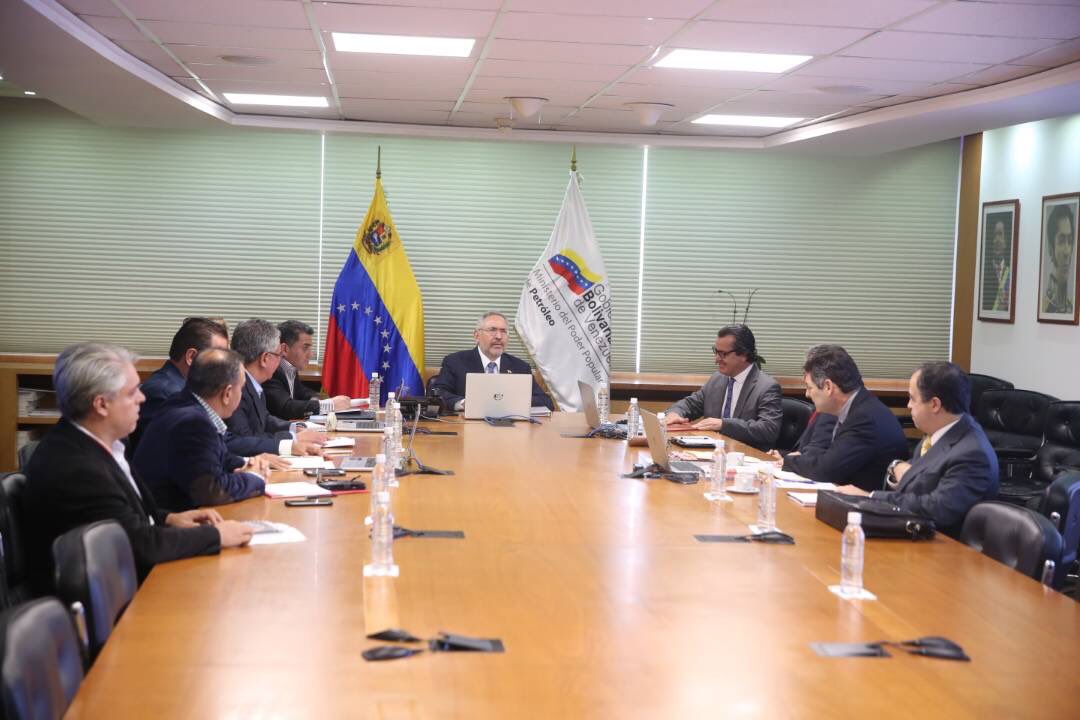 NMartinezVe's tweet photo. En reunión con el Vicepresidente de Shell, Mounir Bouaziz, revisamos el avance de los proyectos gasíferos que desarrollan junto a @PDVSA https://t.co/UXo3U9Hdyh