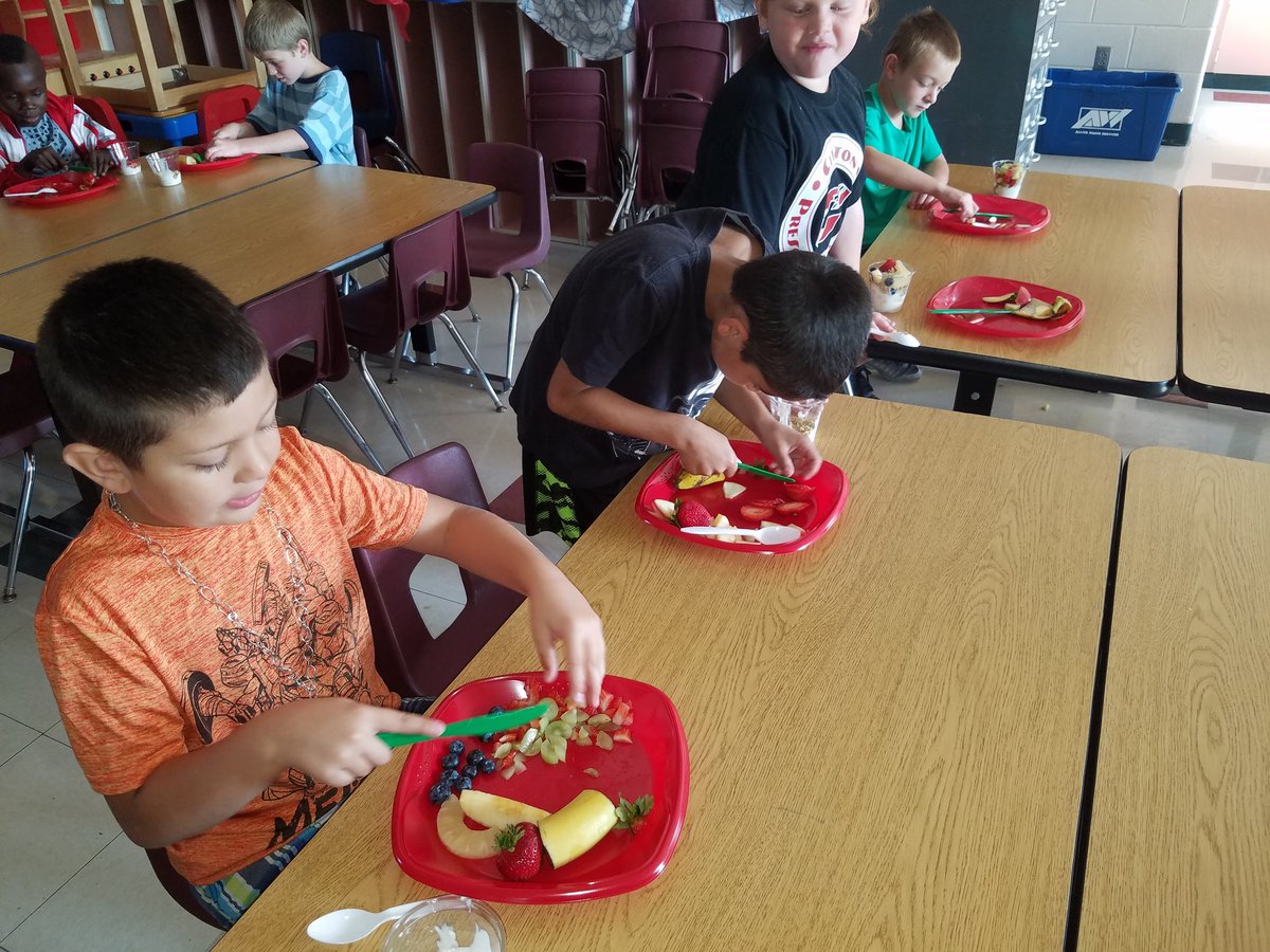 We have been busy this summer!#WhyArentYouHere#PBL#summerschool2017 @clintoncommscho <a href="/cracraja/">James L. Cracraft</a> <a href="/CESbaulch/">CES</a>