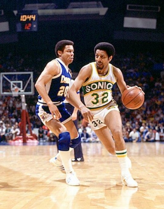  Happy 69th birthday to Fred Brown 