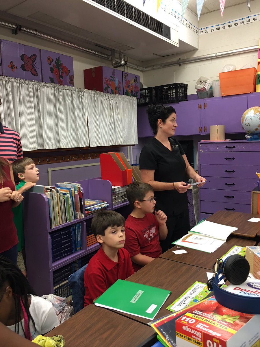 These second graders are meeting their teacher tonight.
#oneATHENS #jnesrocks #thebestyearever