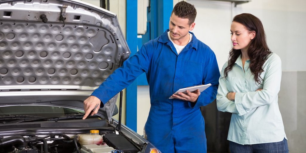 MotorOilMatters's tweet photo. MOM says getting a complete #oilchange means confirming you got #APILicensed oil & a new filter: https://t.co/5fgtsUnVfJ #MaintenanceMonday https://t.co/2uC25VZEzK