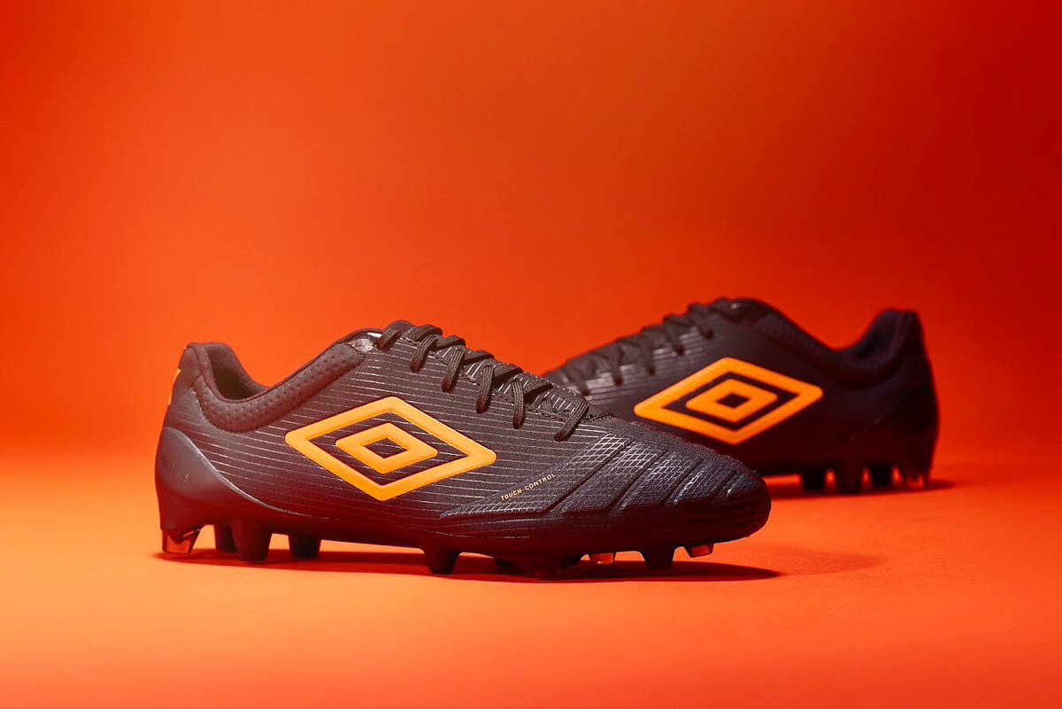 ¿No está increíble la #ColeccionNaranja de <a href="/umbro/">Umbro</a> internacional? Porque lo importante es destacarse. #UXAccuro #UmbroPorElMundo