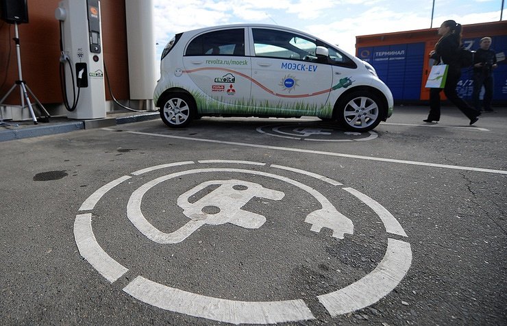 FundamentalTalk's tweet photo. Expensive and complicated: Why there will be no total switch to electric cars in Russia
https://t.co/x2Tef0Vst7
#Tesla #Russia #electriccars https://t.co/qJKYxn0RpQ