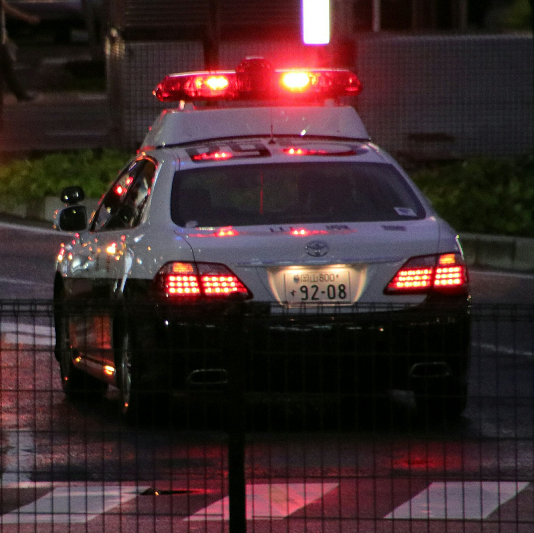 新条 8 7 岡山駅西口交番 交番待機 0系クラウンパトカー 西5 県外1ナンバー ピックアップトラックを検挙 車両通行止め タクシーを除く 区間 通行禁止違反 通行止め 進入禁止 指定場所一時不停止 ともに普通車7 000円 2点 踏切不停止