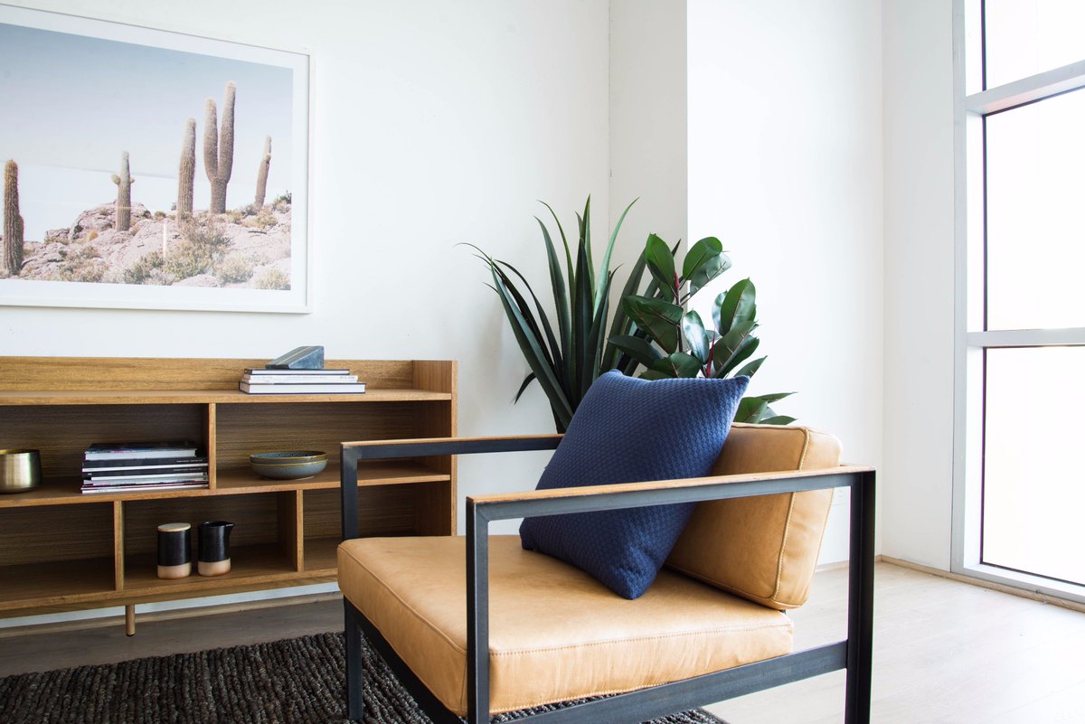 interiorsecrets's tweet image. Warm up this Winter with desert vibes. The Julian Iron Chair with its' leather upholstery is on fire! #interiorsecrets