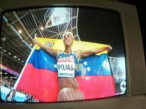 joserafaelpe26's tweet photo. @Heryrevi @GabyPDeVargas @MariaVillavizar Yulimar Rojas, medalla de oro en Londres,, orgullo nuestro, GENERACIÓN DE ORO. Viva CHÁVEZ! https://t.co/jMOVuWazkF