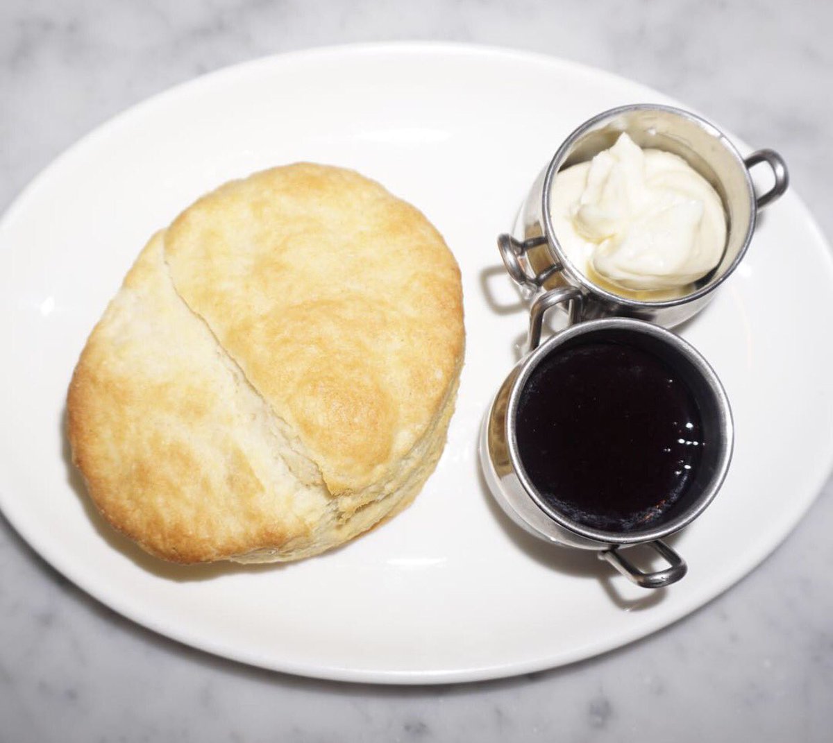 FatbirdNYC's tweet photo. Butter my buns and call me a biscuit! Perfect rainy day treat! #FatbirdNYC https://t.co/5RUsQyZWr7