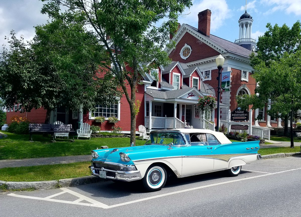 gostowe's tweet photo. Monday on Main Street. The 60th Stowe Antique and Classic Car Show is this weekend. https://t.co/UiQuNvZSkz #mainstmonday #gostowe #stowevt https://t.co/ehS8KZFZYS