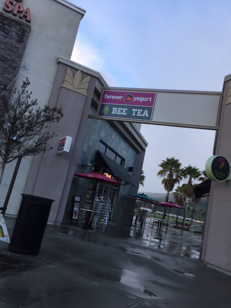 FYBTCA's tweet photo. We're the best place to #study & #hangout! Come give us a visit and try our new #boba #milkshakes! #MorganHill #BeeAndTea https://t.co/QvsvALSO75