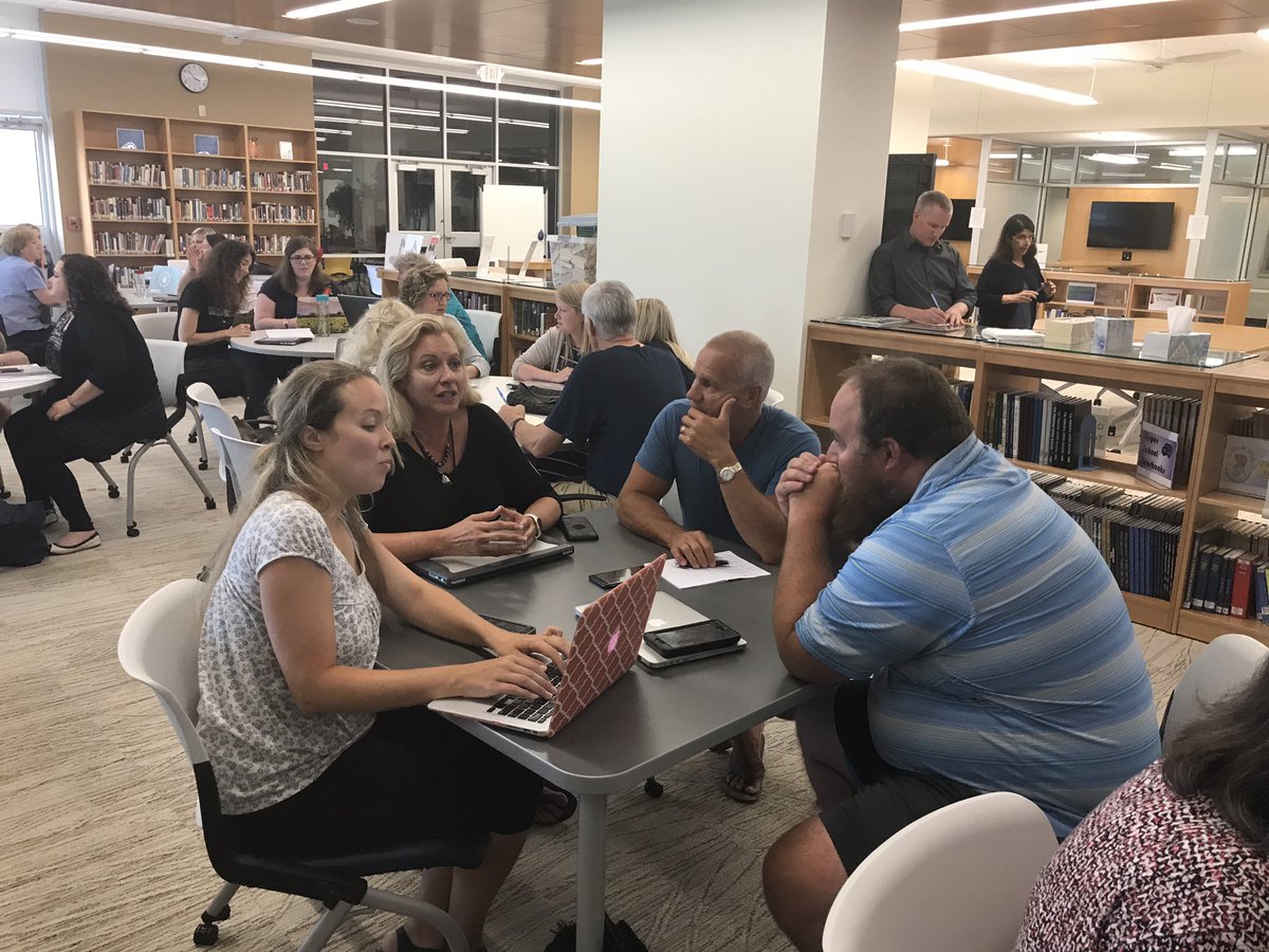 peteradry's tweet image. Taking on the challenge of teaching for the 21st century. Breaking 20th century moulds to teach for the unknown #Principia #prinpd