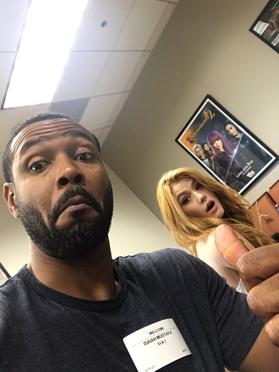 isaiahmustafa's tweet photo. We are HERE!!!! #ShadowhuntersChat https://t.co/b9Ir8wUFoo