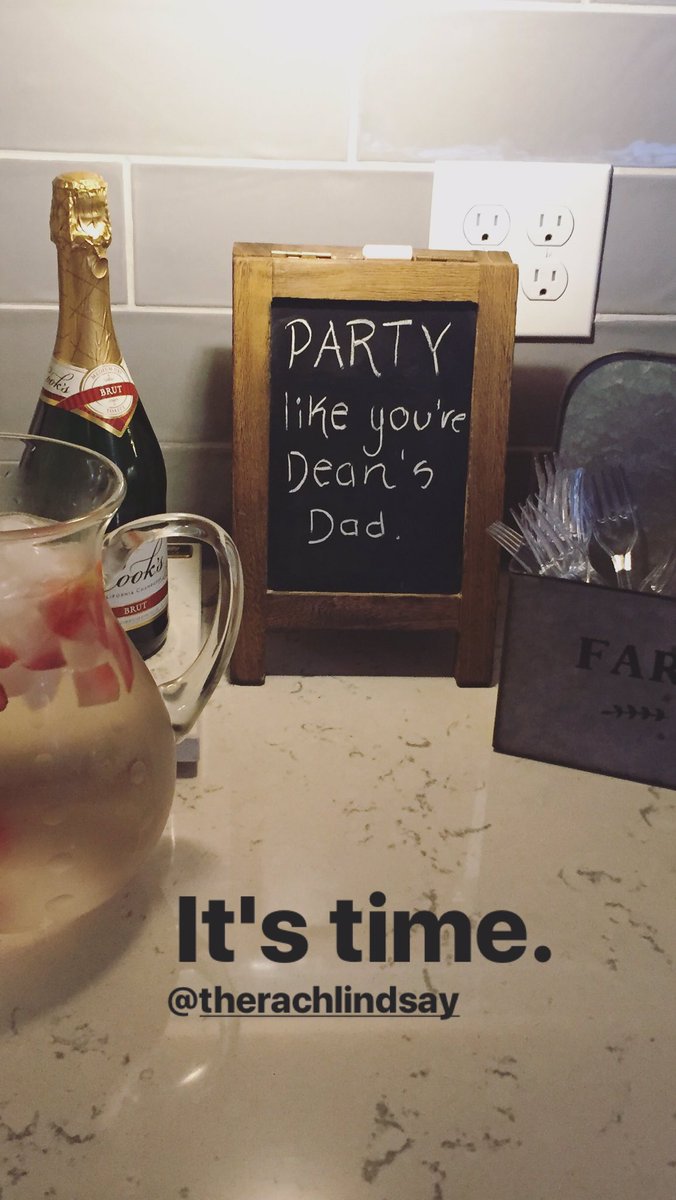 K3LLY_wolff's tweet photo. It's time... @TheRachLindsay @dean_unglert #TheBachelorette #TheBacheloretteFinale @jebschubert76 @j_wolff108 https://t.co/3Rm4ihowEF